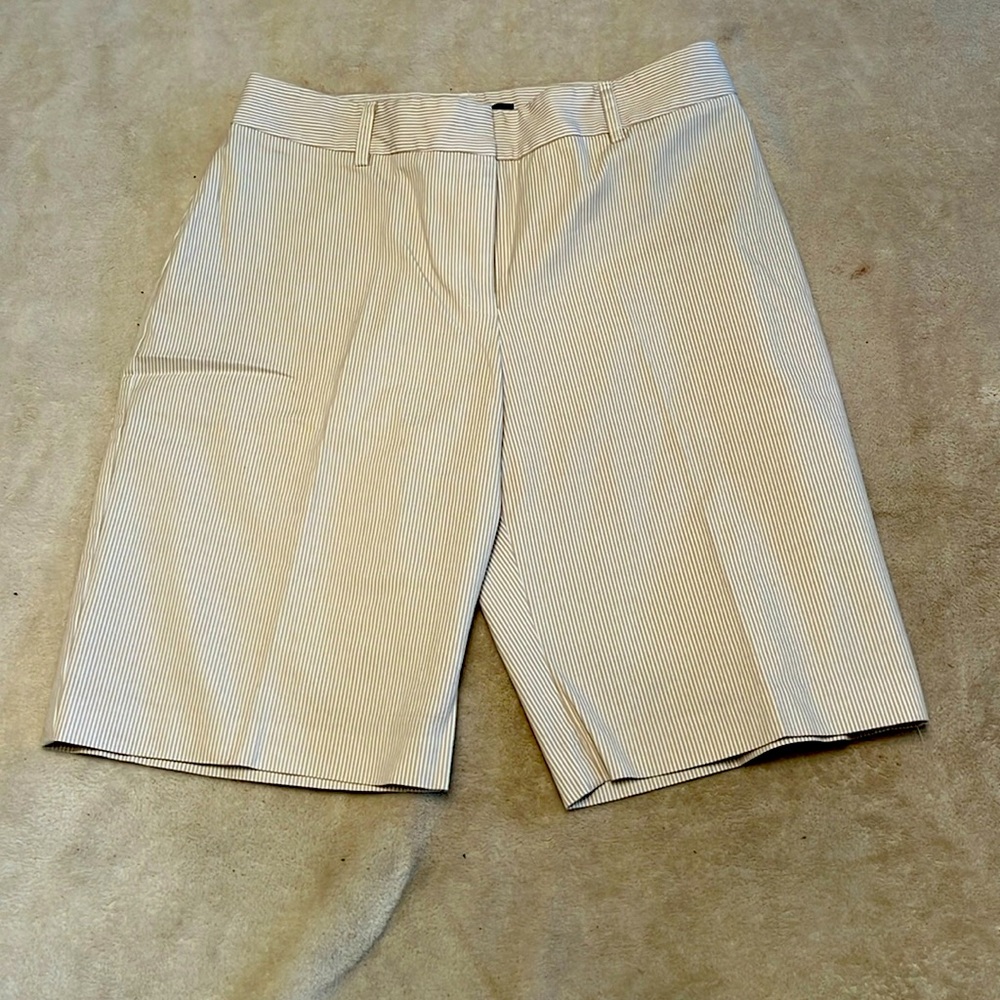 Tailored fit bermuda length shorts size 8